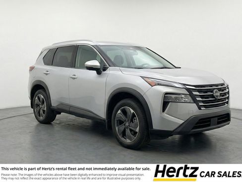 Used 2025 Nissan Rogue SV FWD image 1