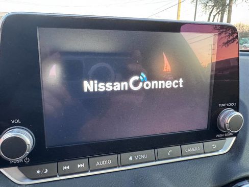 Used 2023 Nissan Sentra SV image 18