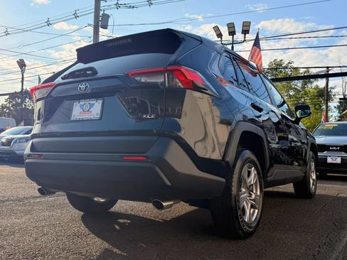 Used 2024 Toyota RAV4 XLE FWD image 9
