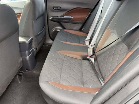 Used 2020 Nissan Kicks SR w/ Exterior Package image 10