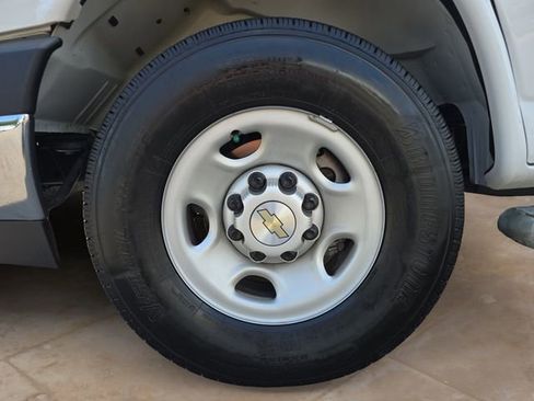 Used 2025 Chevrolet Express 2500 w/ Driver Convenience Package RWD image 14