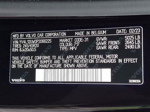 Used 2023 Volvo XC40 B5 Plus w/ Protection Package Premier AWD/4WD image 28