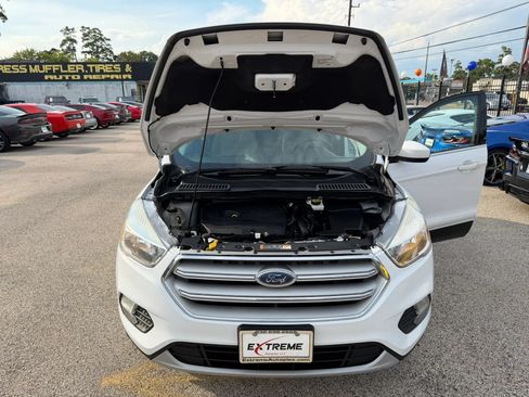Used 2018 Ford Escape SE FWD image 33