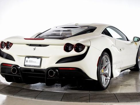 Used 2021 Ferrari F8 Tributo image 12