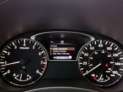 Used 2019 Nissan Pathfinder SL image 38