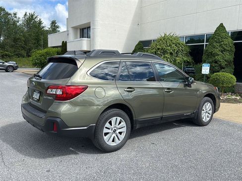 Used 2019 Subaru Outback 2.5i Premium w/ Popular Package #2 AWD/4WD image 5