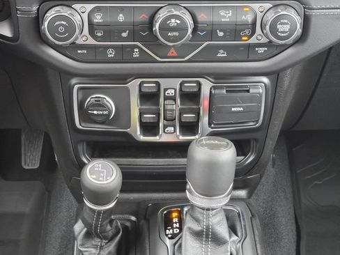 New 2026 Jeep Gladiator Sport AWD/4WD image 14
