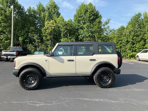 New 2026 Ford Bronco 4-Door w/ Sasquatch Package AWD/4WD image 8