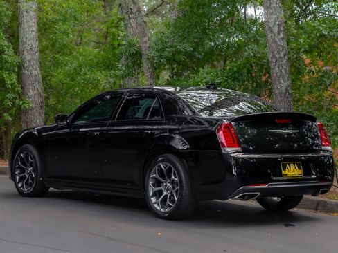 Used 2019 Chrysler 300 S w/ 300S Premium Group 2 RWD image 51