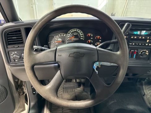 Used 2006 Chevrolet Silverado 1500 W/T image 10
