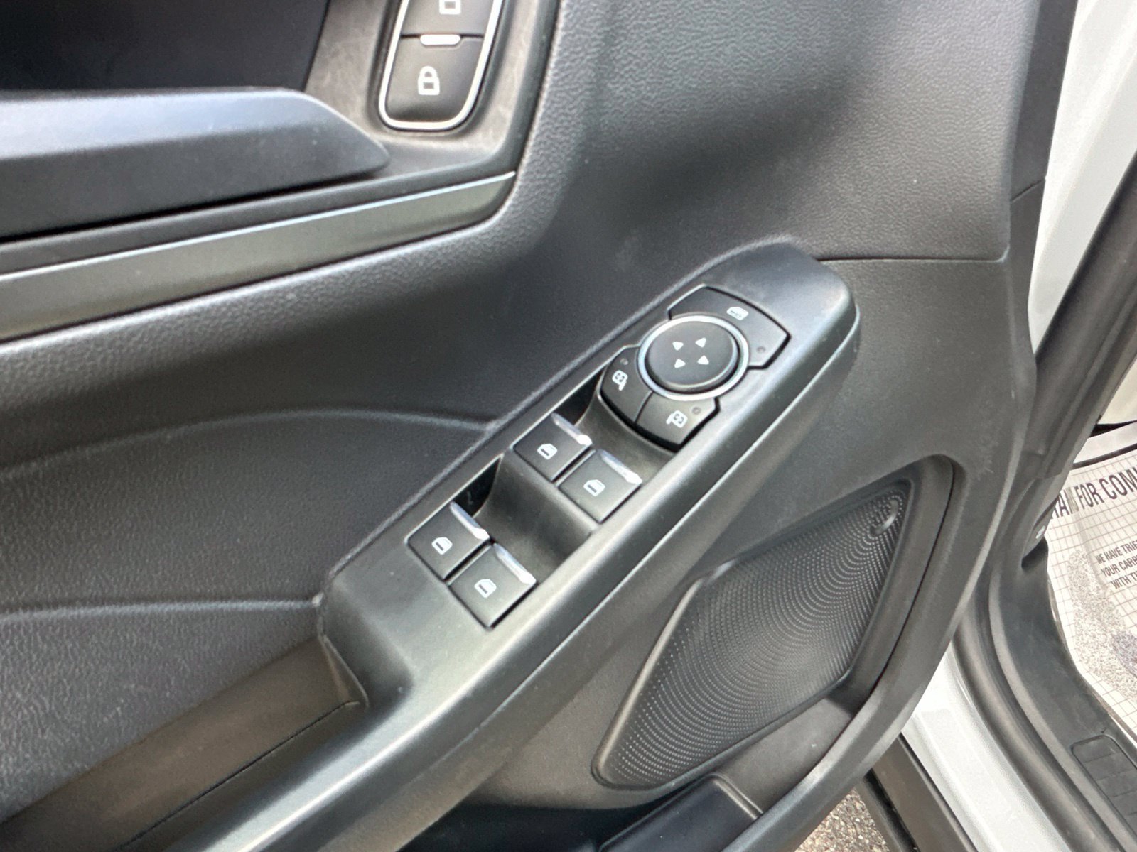 Used 2025 Ford Escape Active AWD/4WD image 19