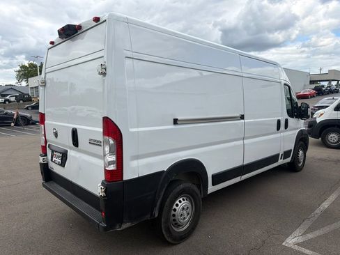 Used 2024 RAM ProMaster 2500 w/ Convenience Group FWD image 3