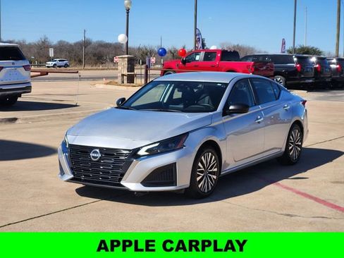 Used 2024 Nissan Altima 2.5 SV image 3