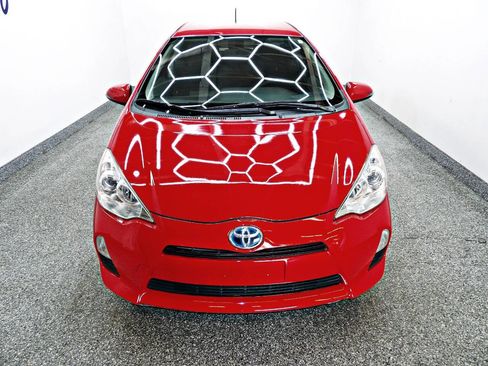 Used 2014 Toyota Prius C Two image 2