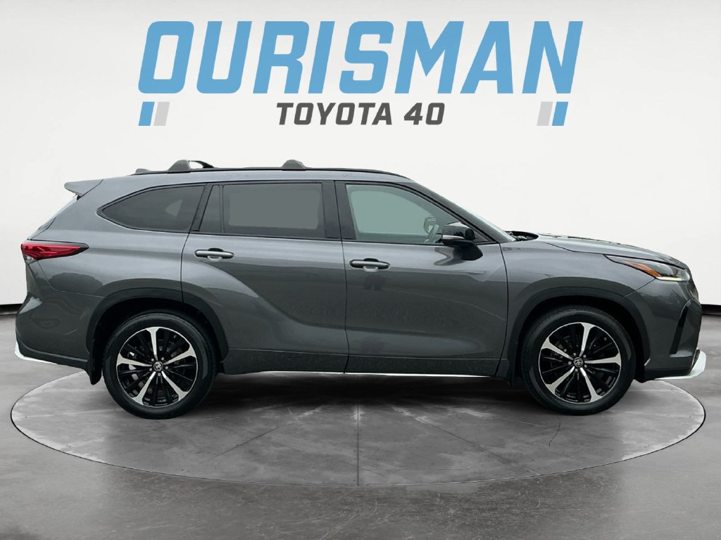 Used 2022 Toyota Highlander XSE AWD/4WD image 8