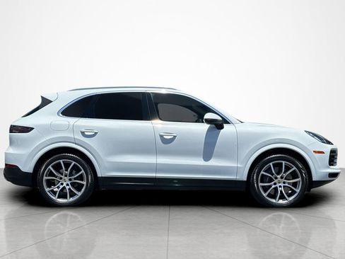 Used 2023 Porsche Cayenne AWD/4WD image 6