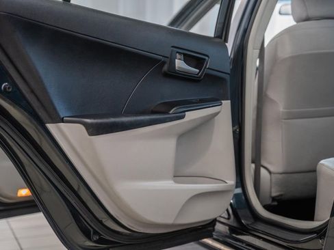 Used 2012 Toyota Camry LE image 25