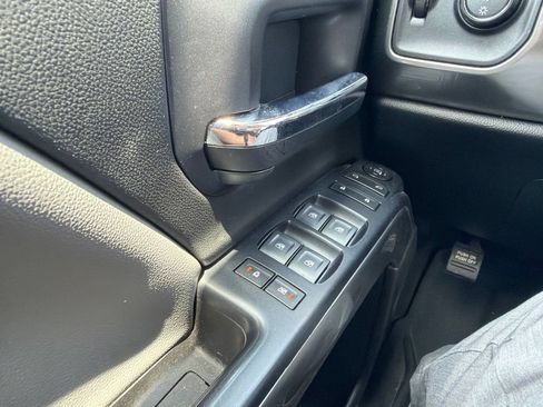 Used 2018 Chevrolet Silverado 1500 LT w/ All Star Edition RWD image 10