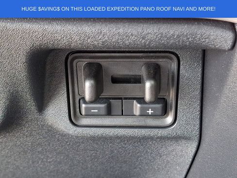 Used 2025 Ford Expedition Active AWD/4WD image 29
