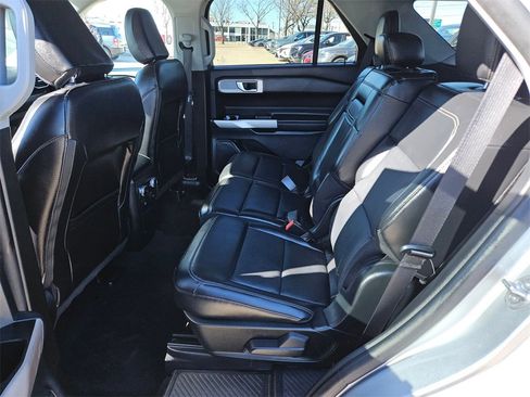 Used 2023 Ford Explorer Limited image 26