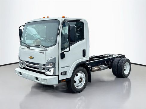 New 2025 Chevrolet Low Cab Forward RWD image 3