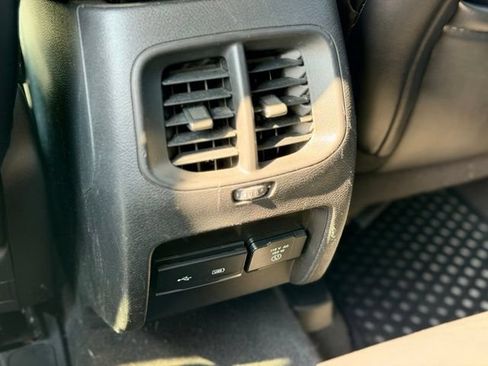 Used 2019 Jeep Cherokee Trailhawk w/ Cold Weather Group AWD/4WD image 23