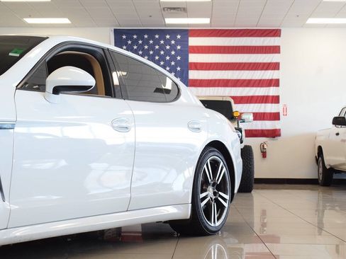 Used 2016 Porsche Panamera AWD/4WD image 14