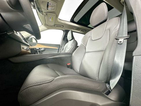 Certified 2025 Volvo XC90 T8 Plus w/ Protection Package Premier image 16