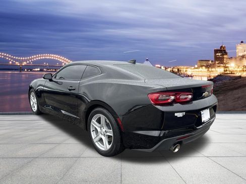 Used 2022 Chevrolet Camaro LT RWD image 3