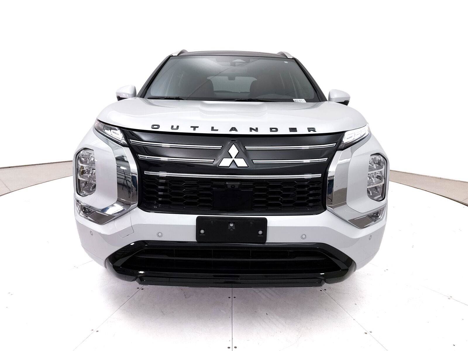 Used 2025 Mitsubishi Outlander SEL FWD image 15