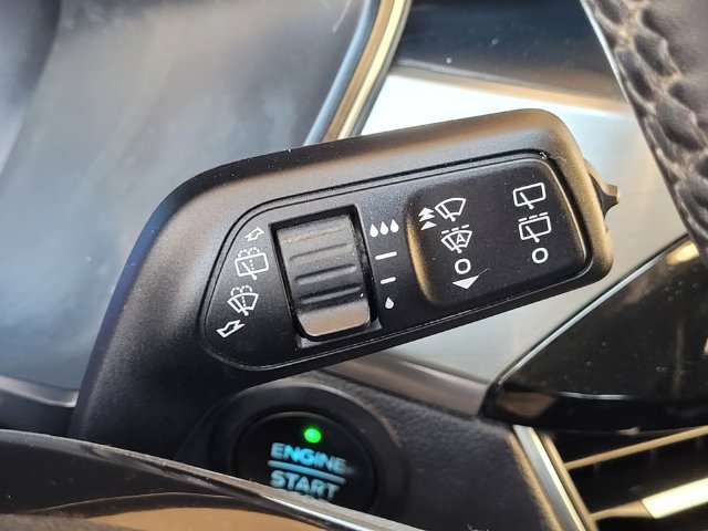 Used 2022 Ford Escape Titanium FWD image 31