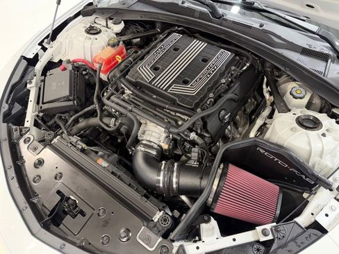 Used 2018 Chevrolet Camaro ZL1 RWD image 11