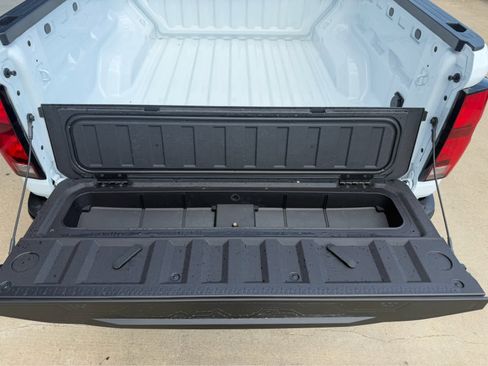 New 2026 Chevrolet Colorado Z71 w/ Z71 Convenience Package 2 AWD/4WD image 8