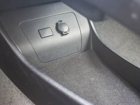 Used 2015 Toyota Prius Four image 36