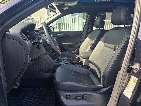 Used 2021 Volkswagen Tiguan SE image 14