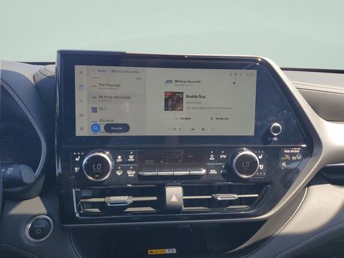 Used 2025 Toyota Highlander Limited image 29