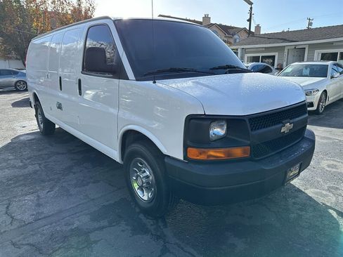 Used 2012 Chevrolet Express 2500 Extended image 3