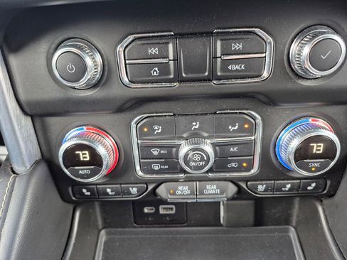 Used 2021 GMC Yukon SLT w/ SLT Luxury Package AWD/4WD image 18