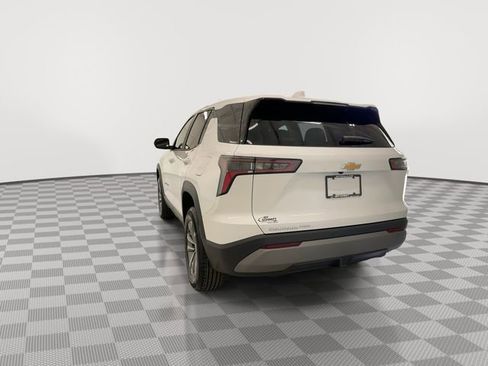New 2026 Chevrolet Equinox LT w/ Convenience Package II AWD/4WD image 11