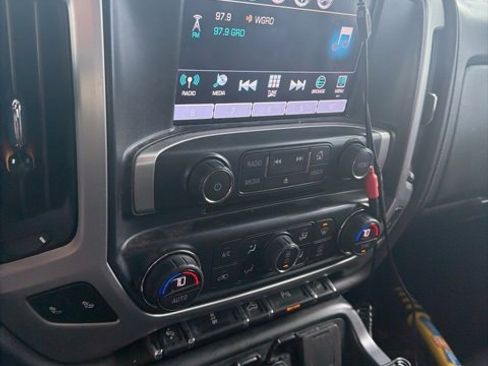 Used 2018 GMC Sierra 1500 SLE w/ SLE Value Package image 12