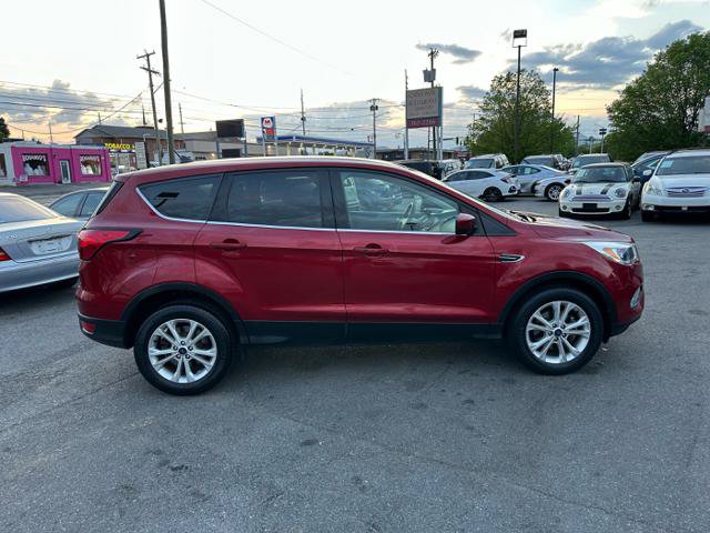 Used 2019 Ford Escape SE FWD image 4