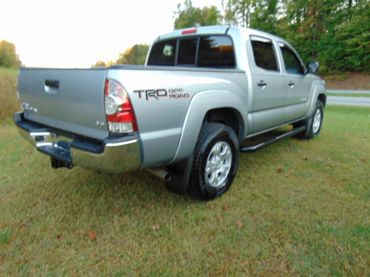 Used 2014 Toyota Tacoma 4x4 Double Cab w/ TRD Off-Road Package image 25