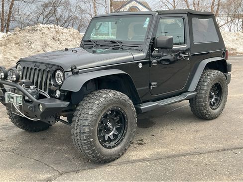 Used 2017 Jeep Wrangler Sport image 7