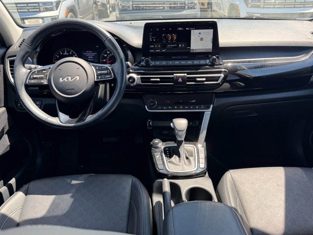 Used 2022 Kia Seltos EX AWD/4WD image 12