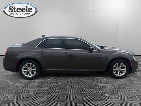 Used 2023 Chrysler 300 Touring image 6