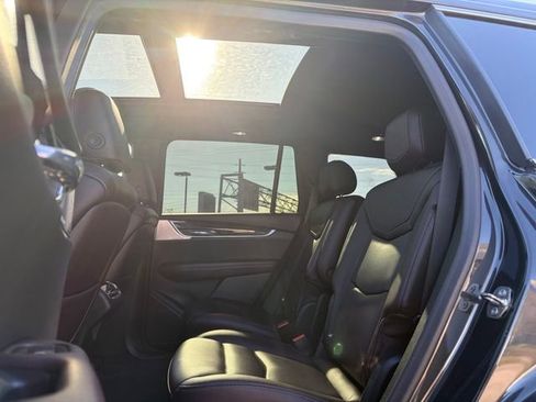 Used 2022 Cadillac XT6 Premium Luxury image 33