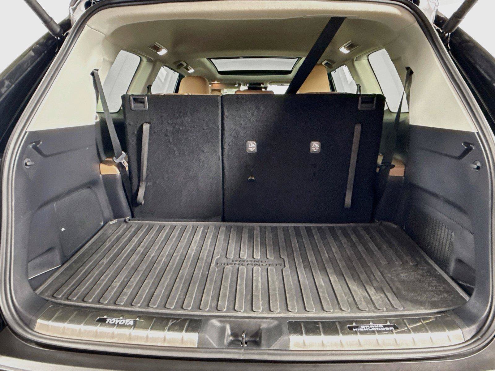 Used 2026 Toyota Grand Highlander AWD image 39
