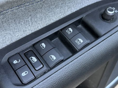 Used 2022 Jeep Compass Latitude image 5