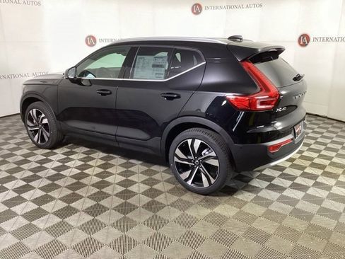 New 2025 Volvo XC40 B5 Ultra w/ Climate Package image 6