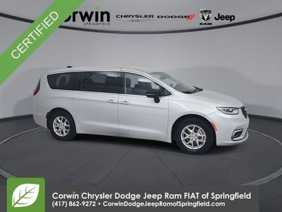 Certified 2024 Chrysler Pacifica Touring-L